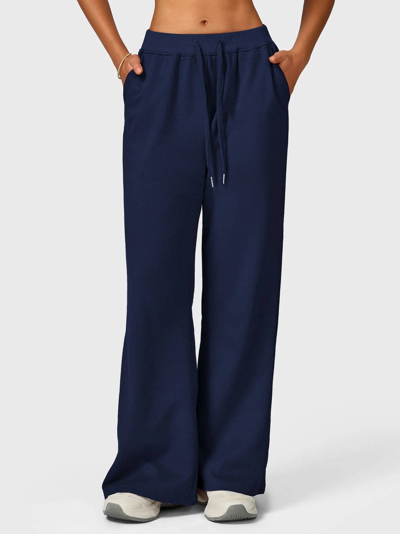 SET Yeoreo Irene Straight Leg Sweatpants With Sabrina Cropped Zip Hoodie