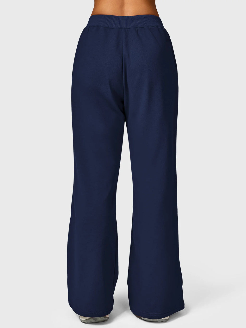 SET Yeoreo Irene Straight Leg Sweatpants With Sabrina Cropped Zip Hoodie