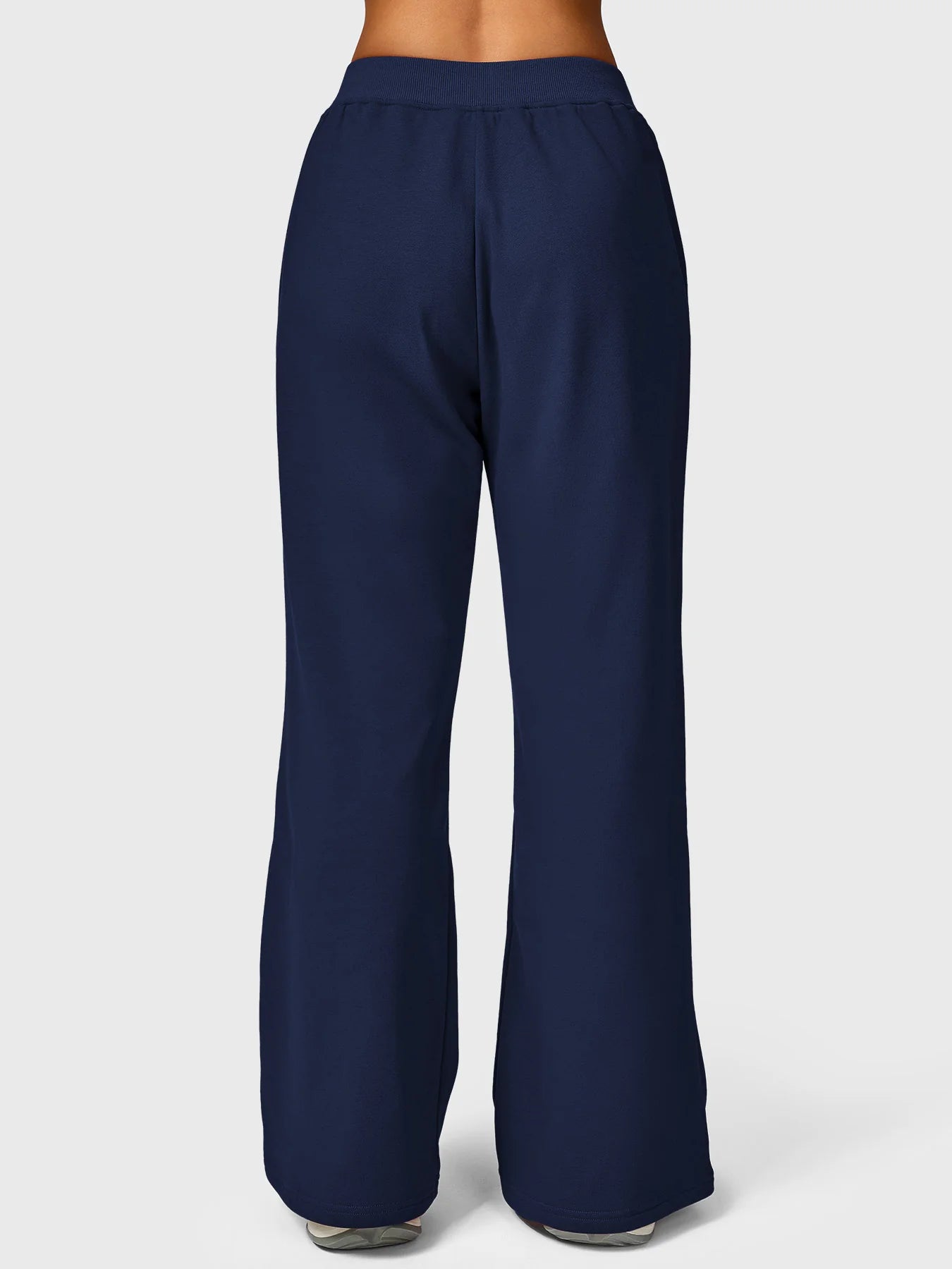 SET Yeoreo Irene Straight Leg Sweatpants With Sabrina Cropped Zip Hoodie