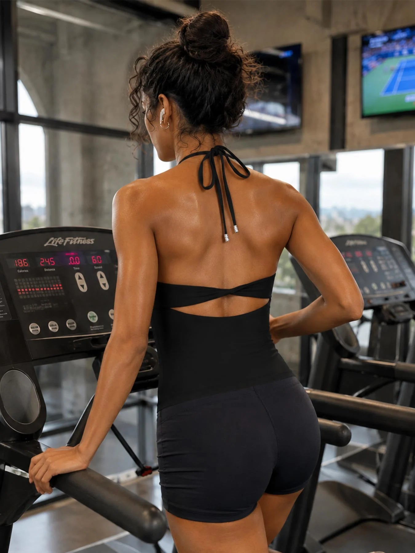 Yeoreo Vtina Halter Twist Back Tank