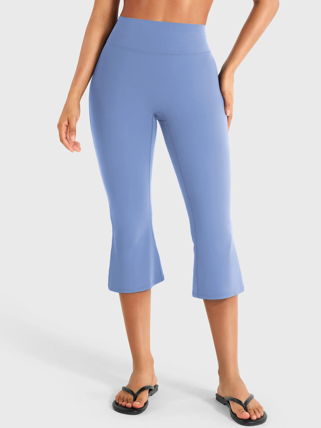 Yeoreo Daiane Flared Capri Leggings