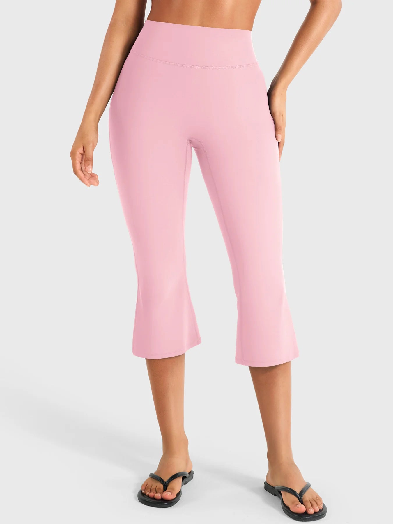 Yeoreo Daiane Flared Capri Leggings