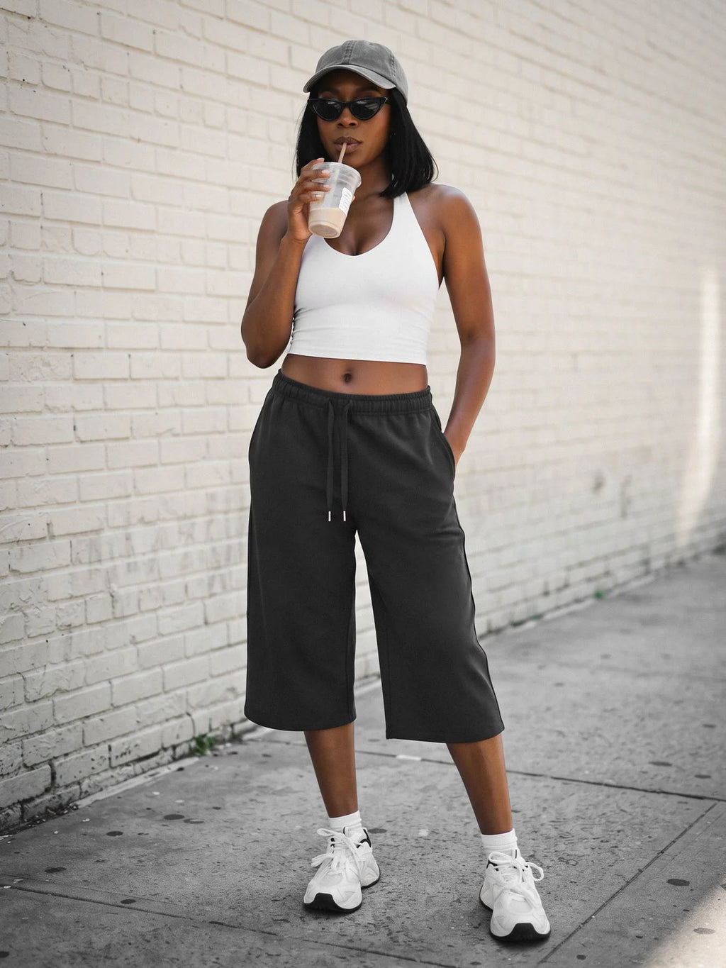 Yeoreo Daiwrci Low Rise Capri Pants