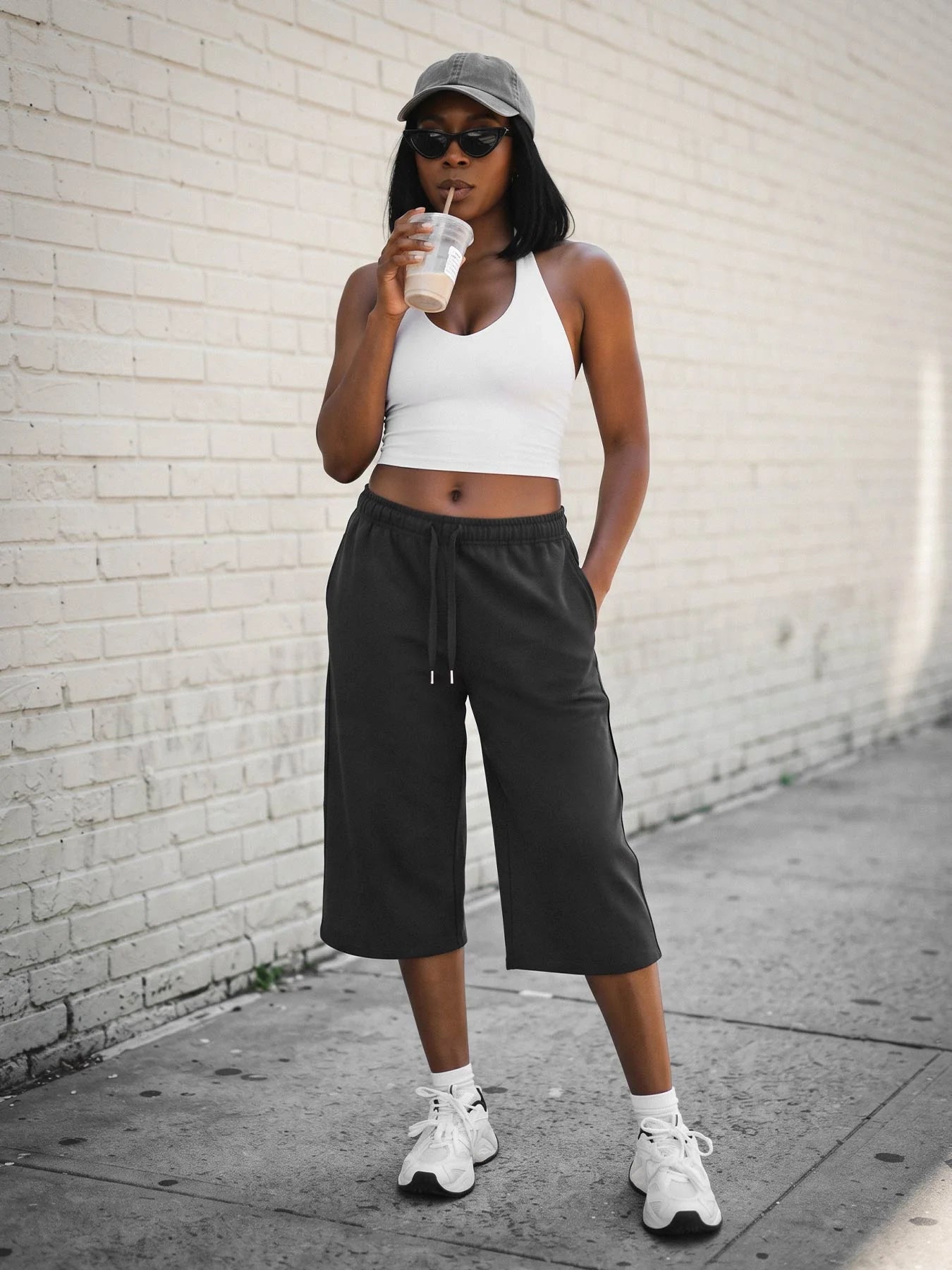 Yeoreo Daiwrci Low Rise Capri Pants