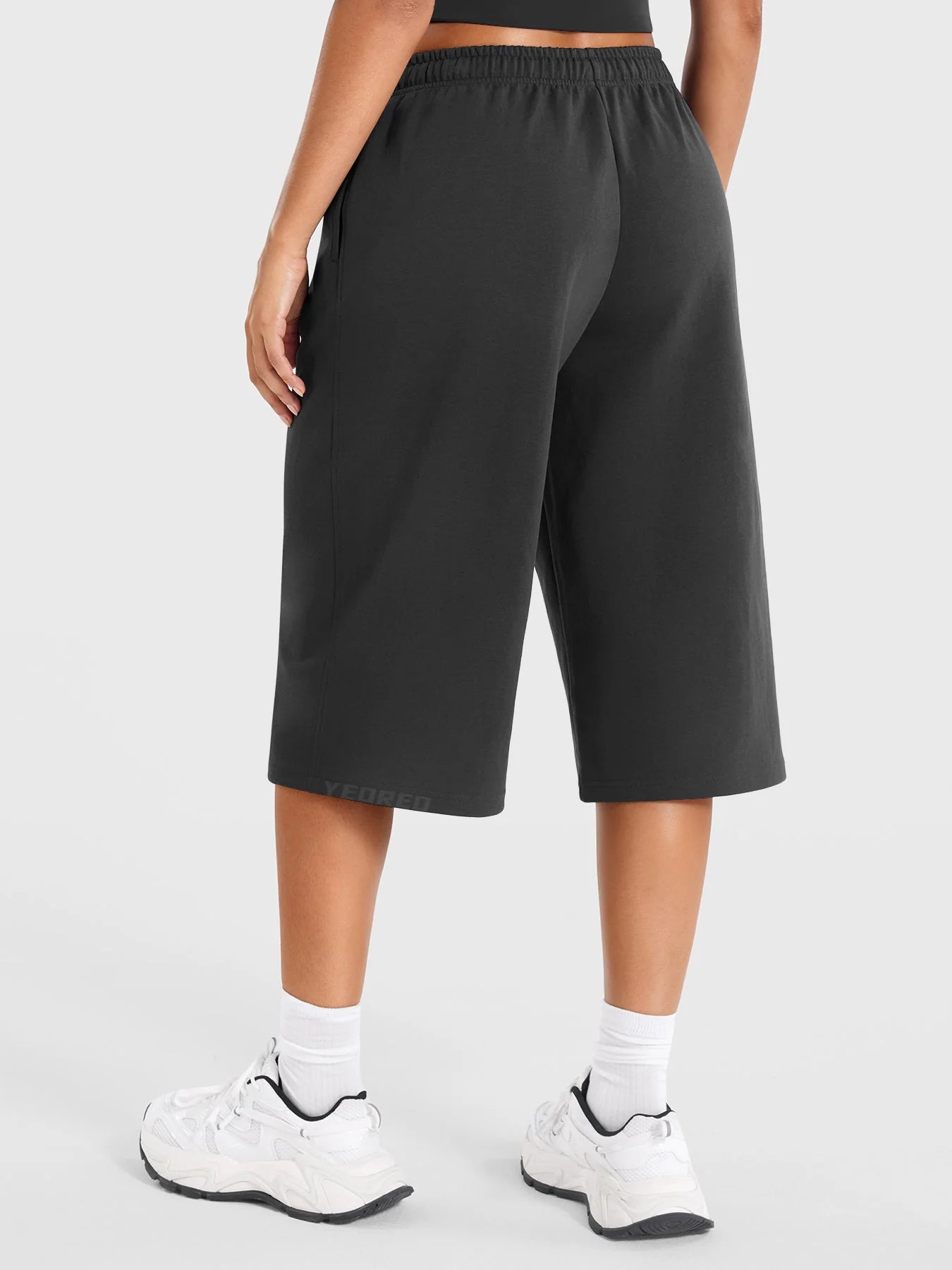 Yeoreo Daiwrci Low Rise Capri Pants