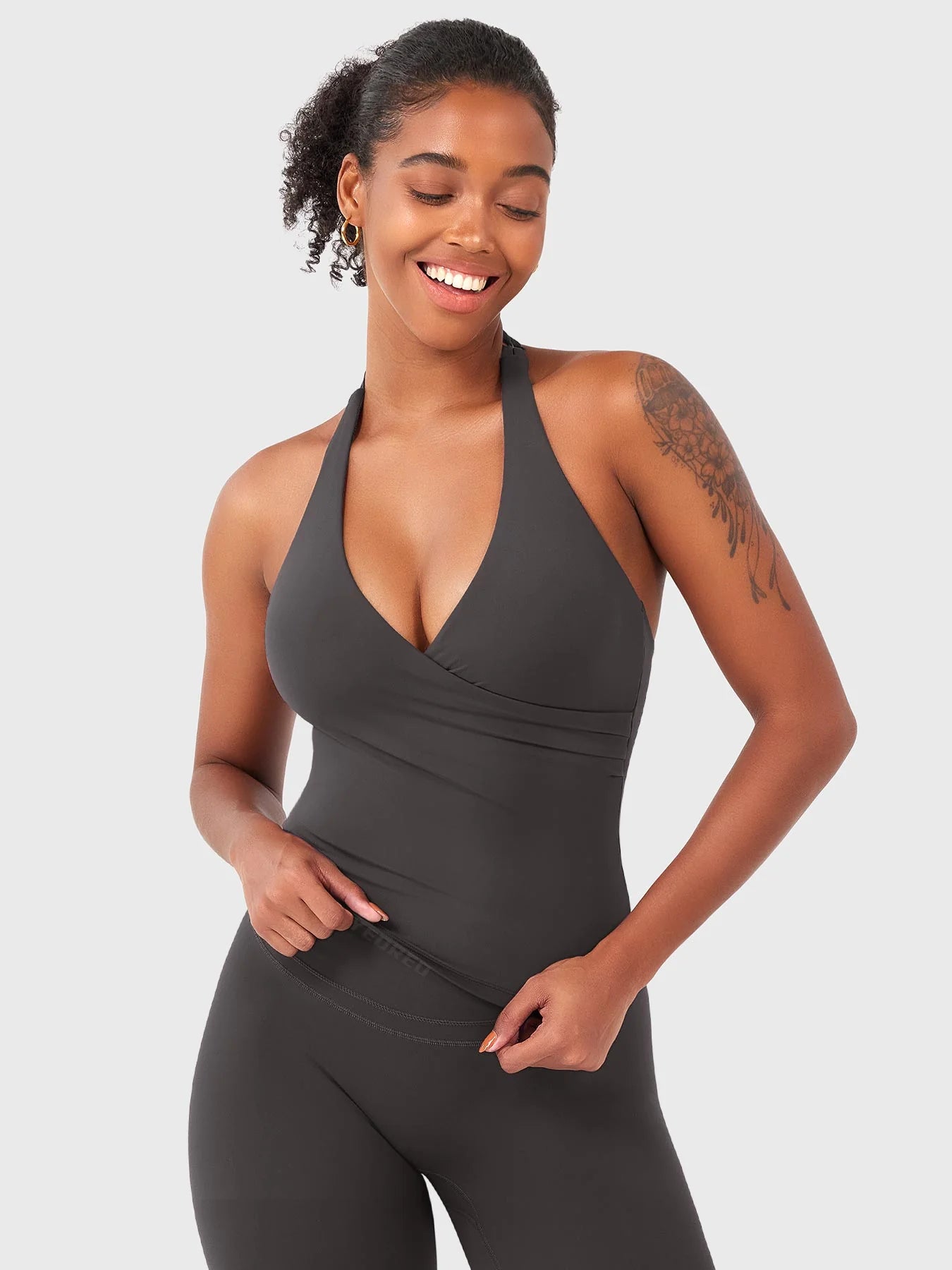 Yeoreo Elevine V Neck Halter Tank