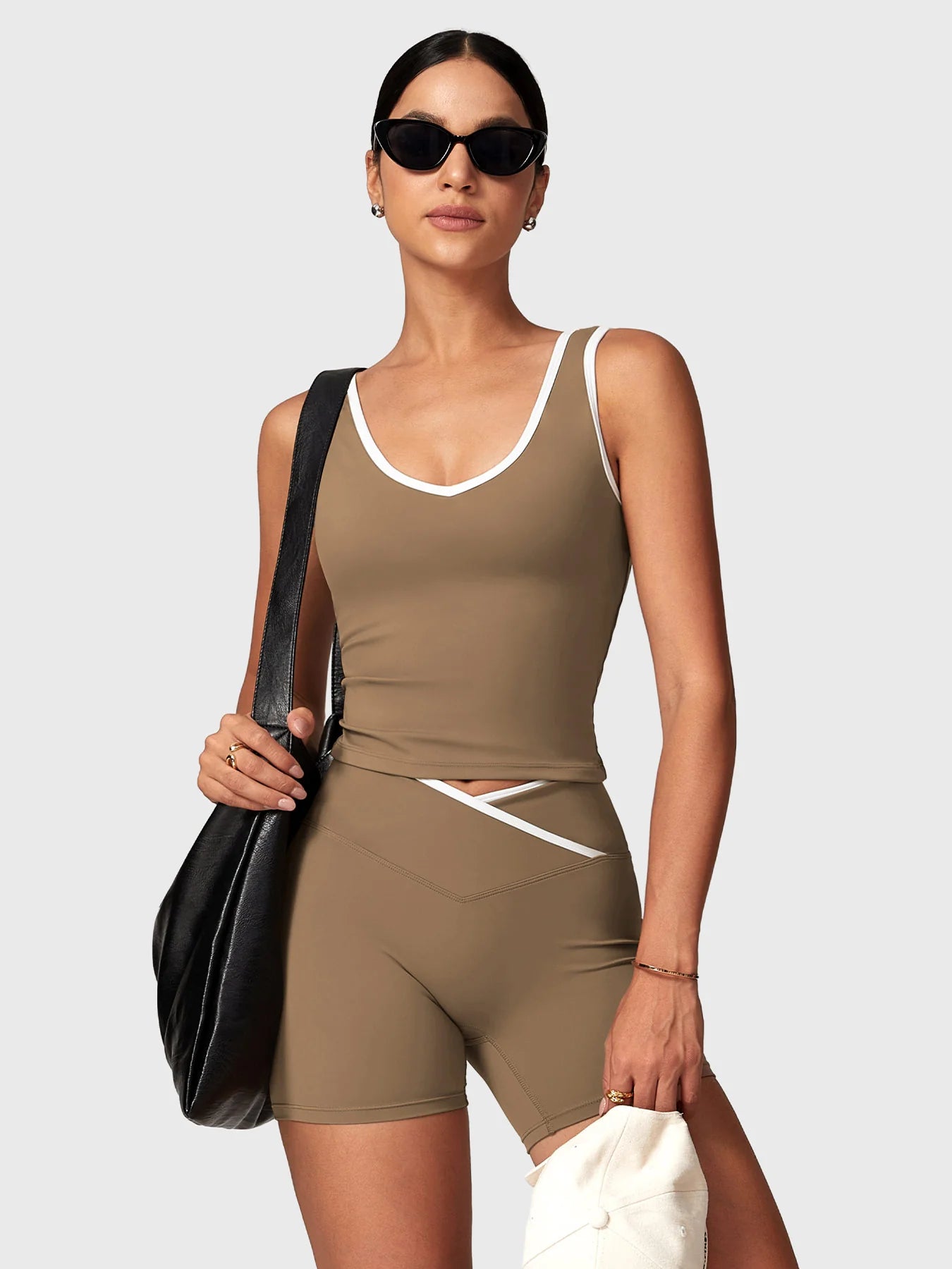 Yeoreo Alberta Contrast Trim Shorts Sports Set