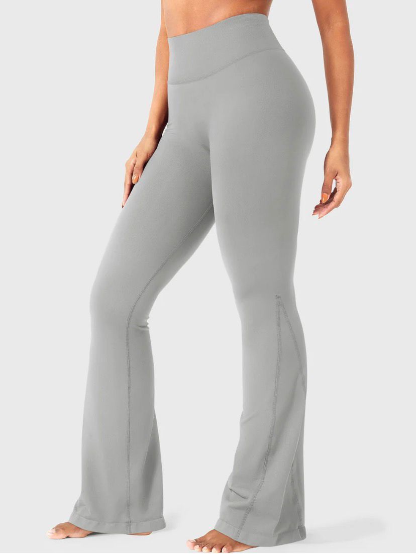 Yeoreo Brinklie Mini Flare Leggings