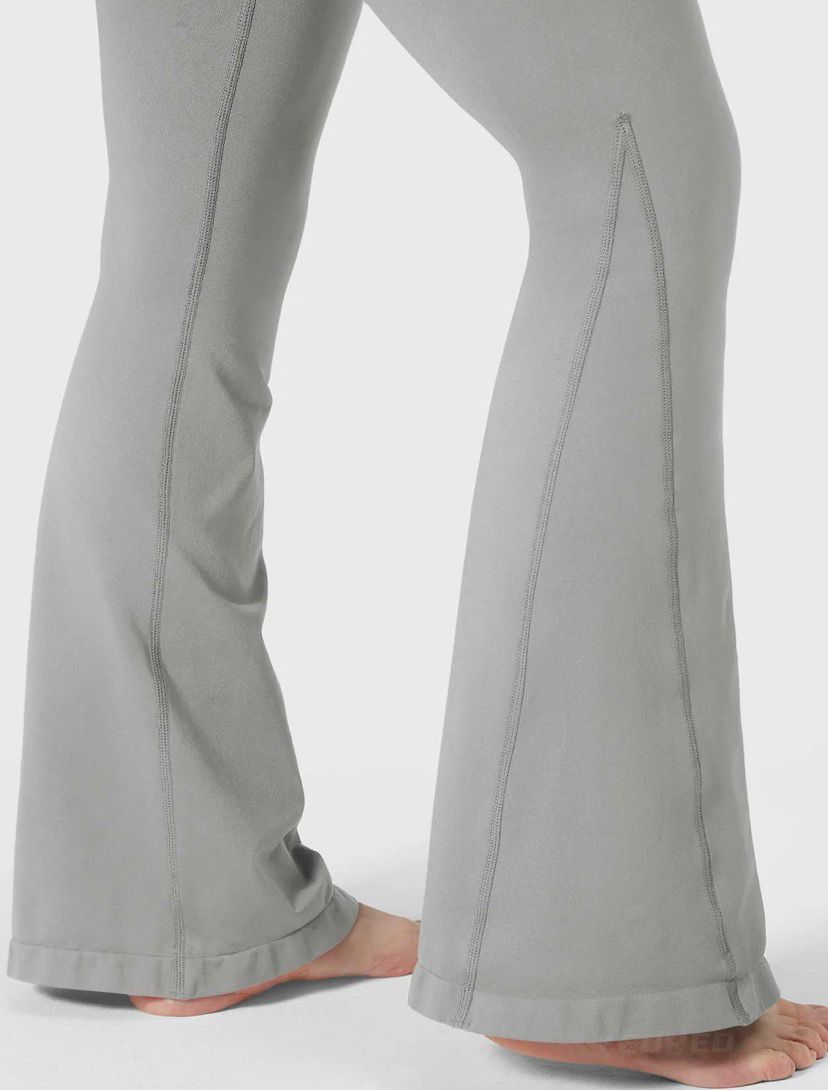 Yeoreo Brinklie Mini Flare Leggings