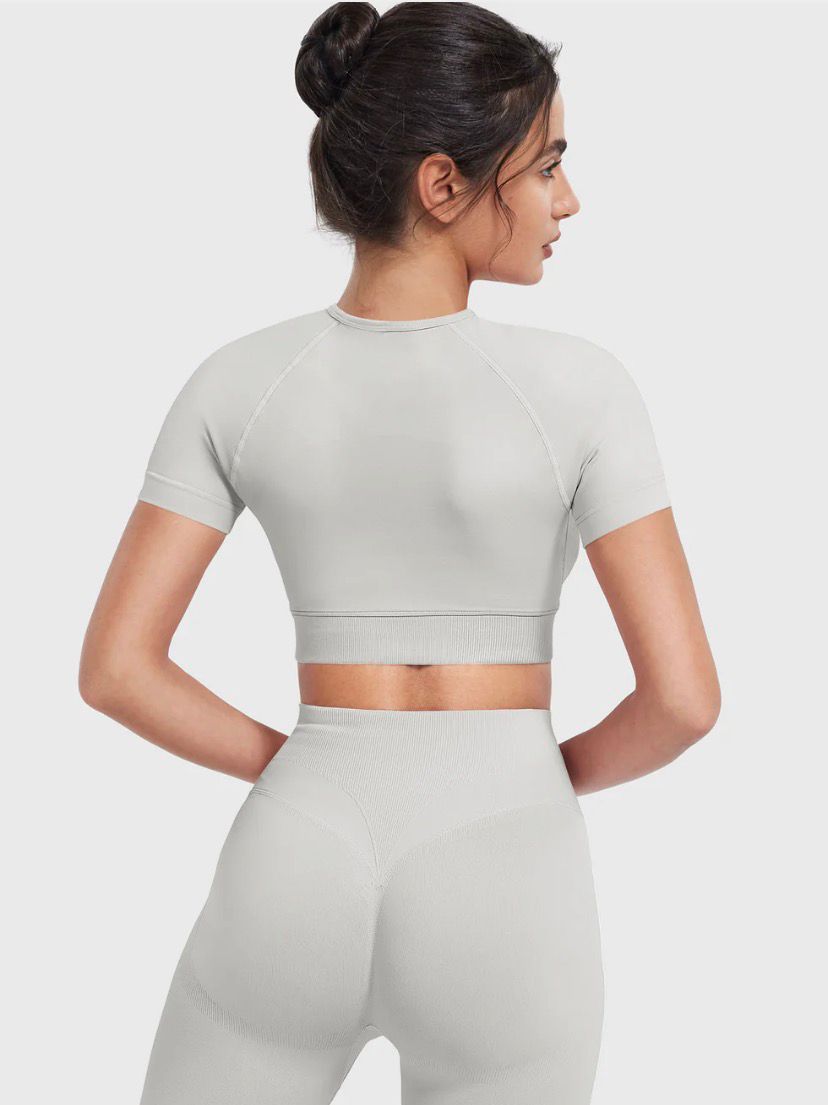 Yeoreo Caliyta SoftHue Crop Top