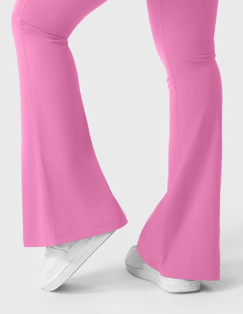 Yeoreo Brittany Flared Leggings with Pockets