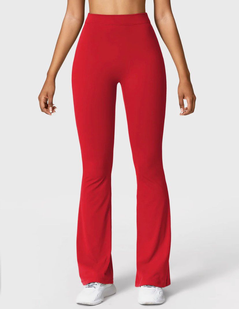 Yeoreo Daze V-Back Flare Leggings