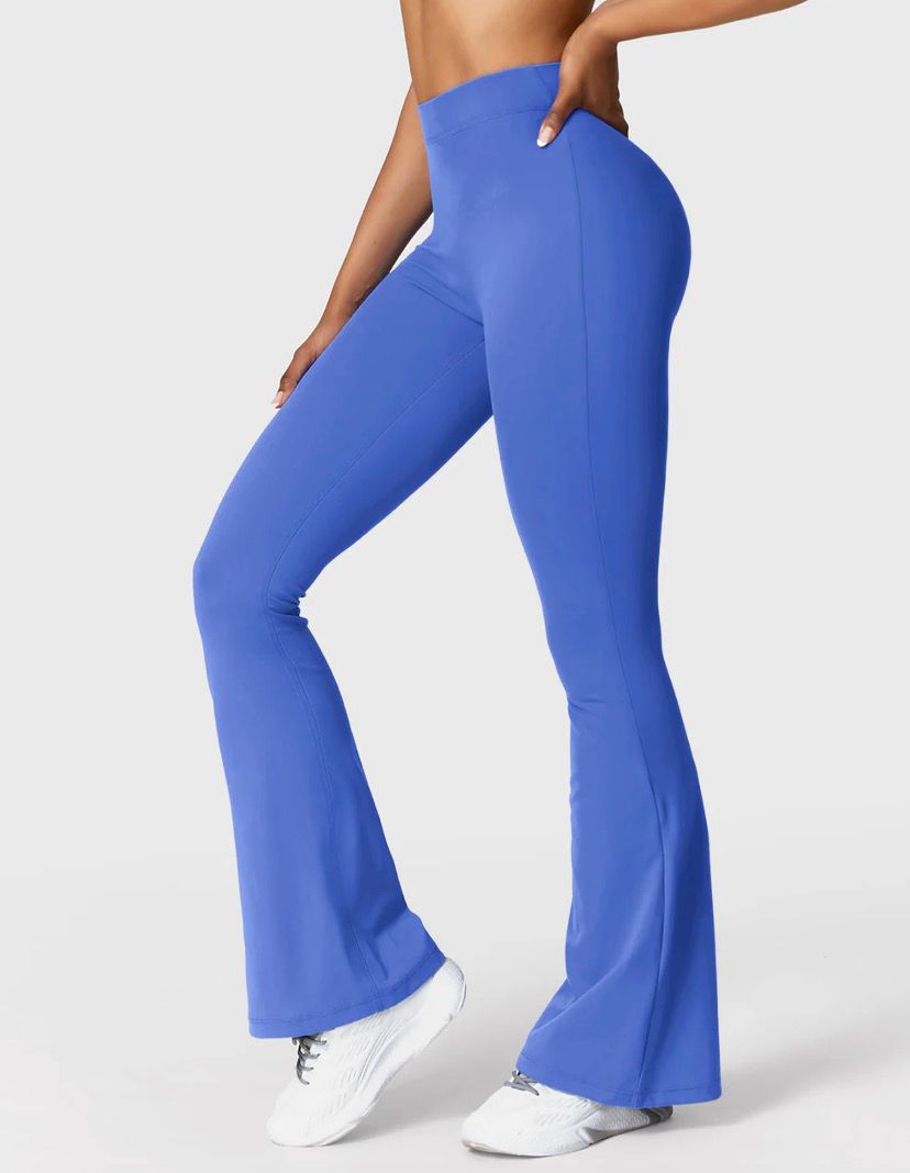 Yeoreo Daze V-Back Flare Leggings