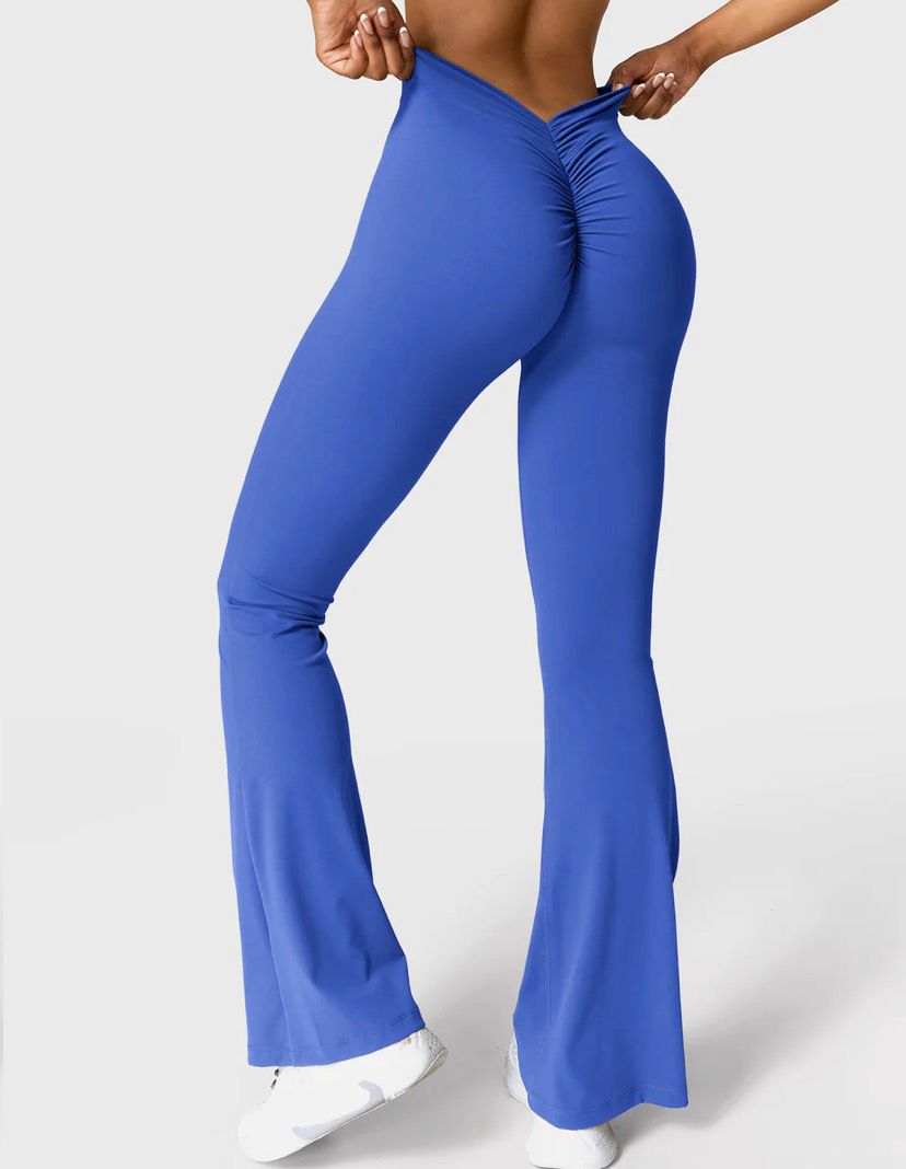 Yeoreo Daze V-Back Flare Leggings