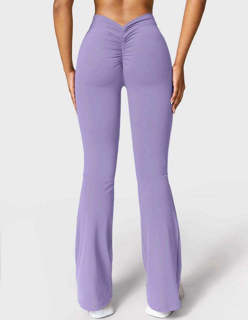 Yeoreo Daze V-Back Flare Leggings