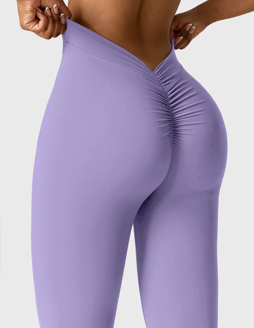 Yeoreo Daze V-Back Flare Leggings