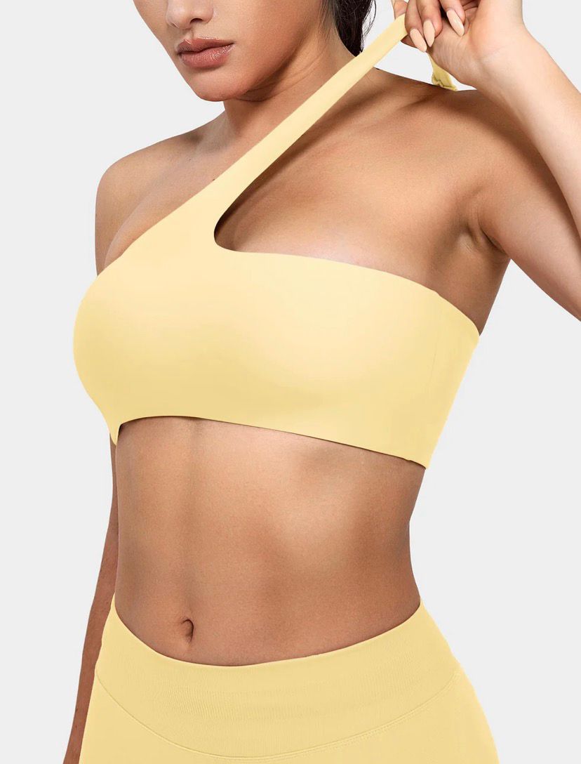 Yeoreo Claranie One Shoulder Sports Bra