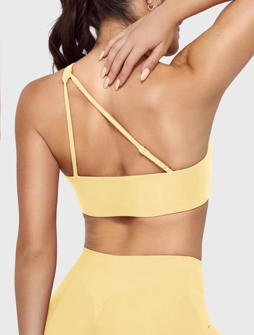 Yeoreo Claranie One Shoulder Sports Bra