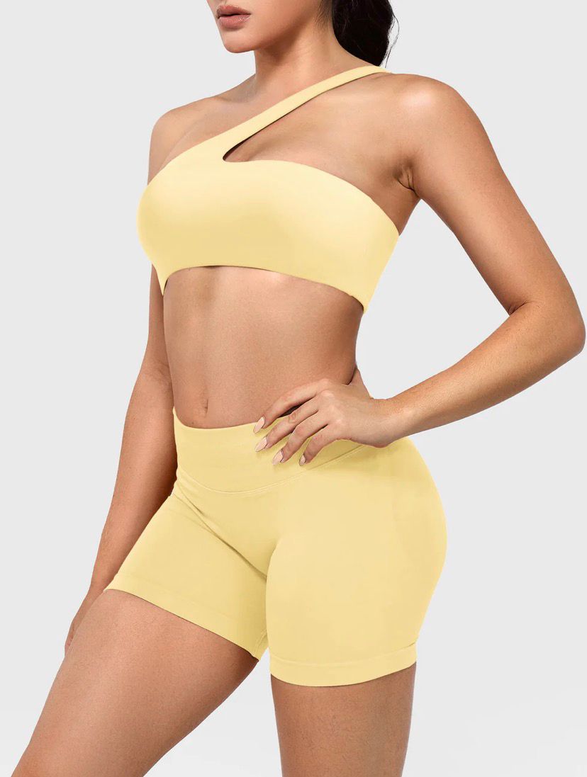 Yeoreo Claranie One Shoulder Sports Bra