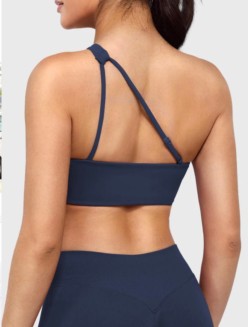 Yeoreo Claranie One Shoulder Sports Bra